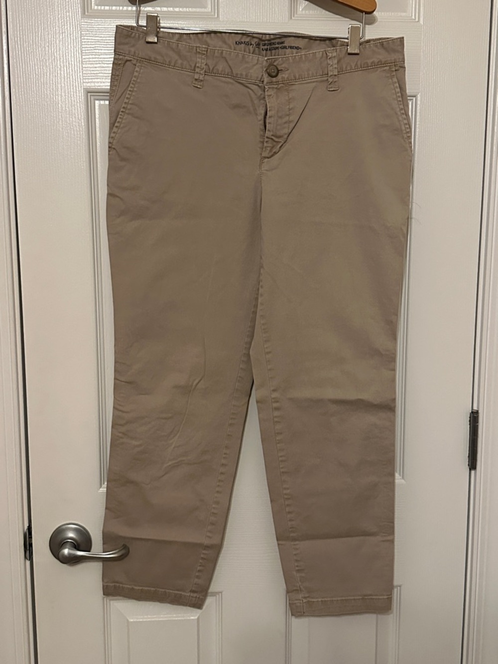 GAP women’s Chinos in Light Khaki Tan